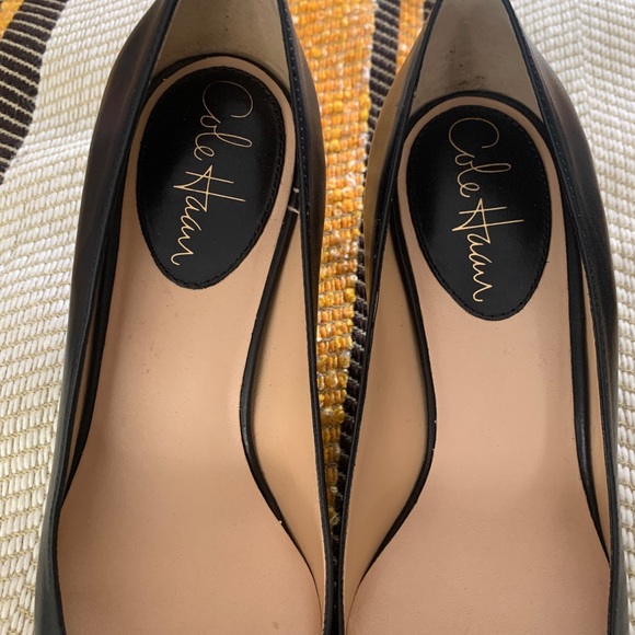 Cole Haan Black Heels with NikeAir technology - Picture 3 of 10